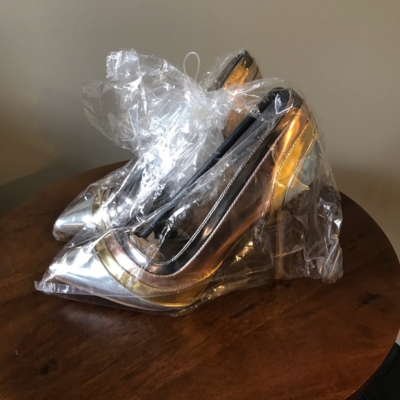 Anne Michelle Sensuous 21 Pointy Toe Pump Size 6 - Picture 4 of 4